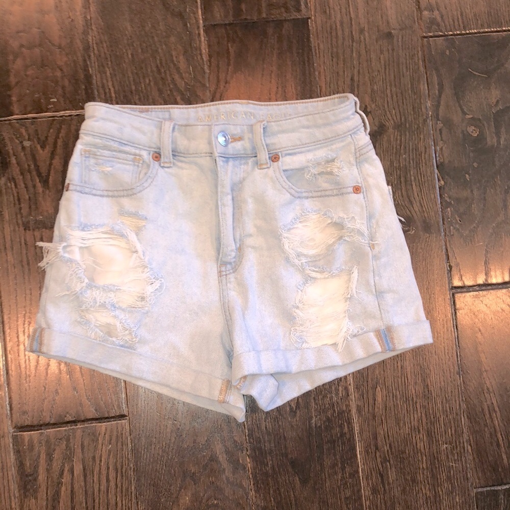 American Eagle MOM short size 2 cuffed